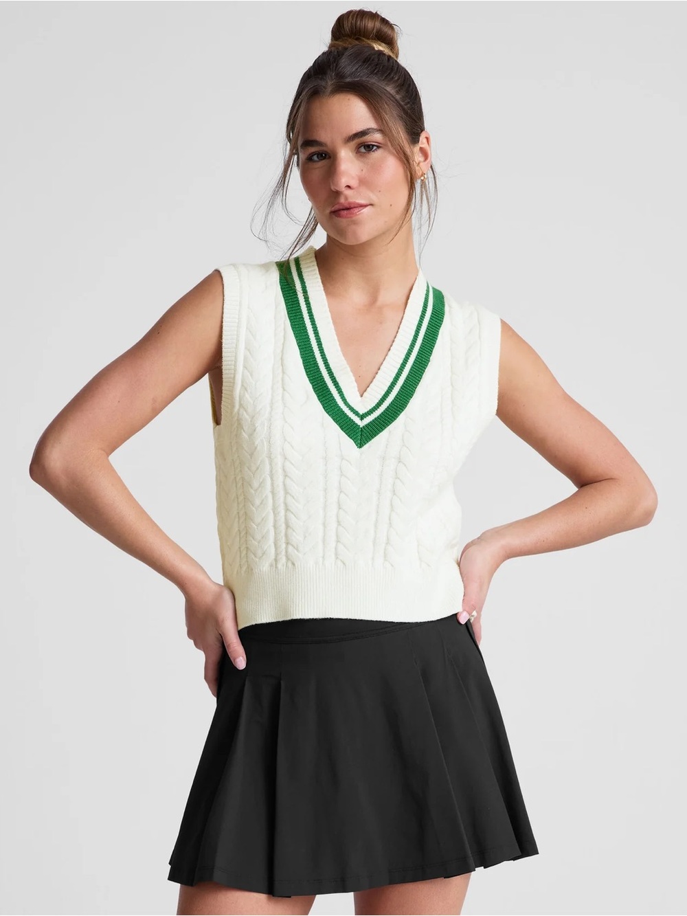 Beyond Yoga The Cable Knit Vest, cream/white/green, size Large